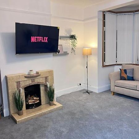 Spacious 3 Bed Flat - Beach Nearby - No Pets Southend-on-Sea Exterior photo