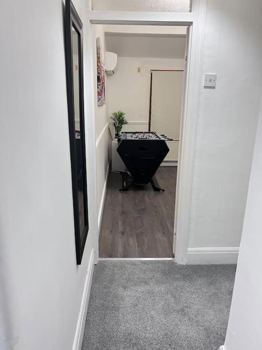 Spacious 3 Bed Flat - Beach Nearby - No Pets Southend-on-Sea Exterior photo