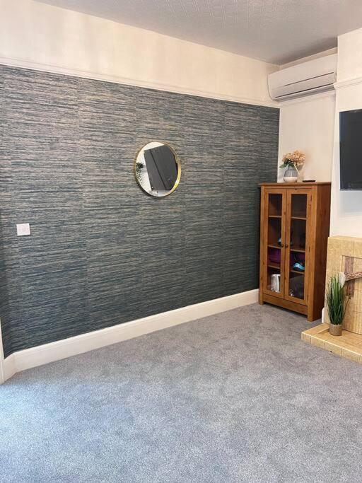 Spacious 3 Bed Flat - Beach Nearby - No Pets Southend-on-Sea Exterior photo