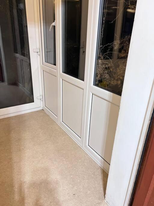 Spacious 3 Bed Flat - Beach Nearby - No Pets Southend-on-Sea Exterior photo