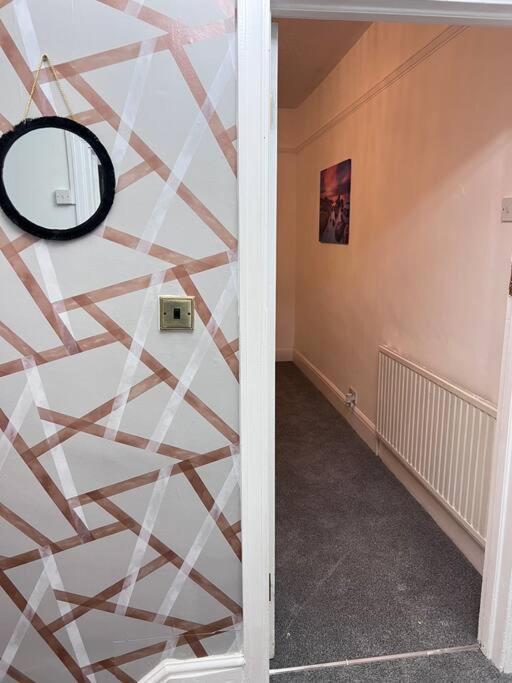 Spacious 3 Bed Flat - Beach Nearby - No Pets Southend-on-Sea Exterior photo