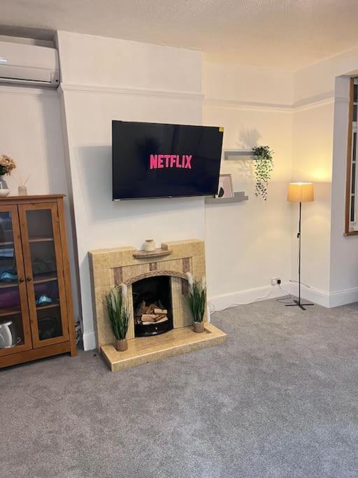 Spacious 3 Bed Flat - Beach Nearby - No Pets Southend-on-Sea Exterior photo